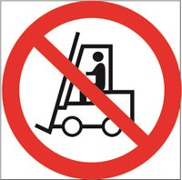 Р07n Запрещается движение средств напольного транспорта наклейка